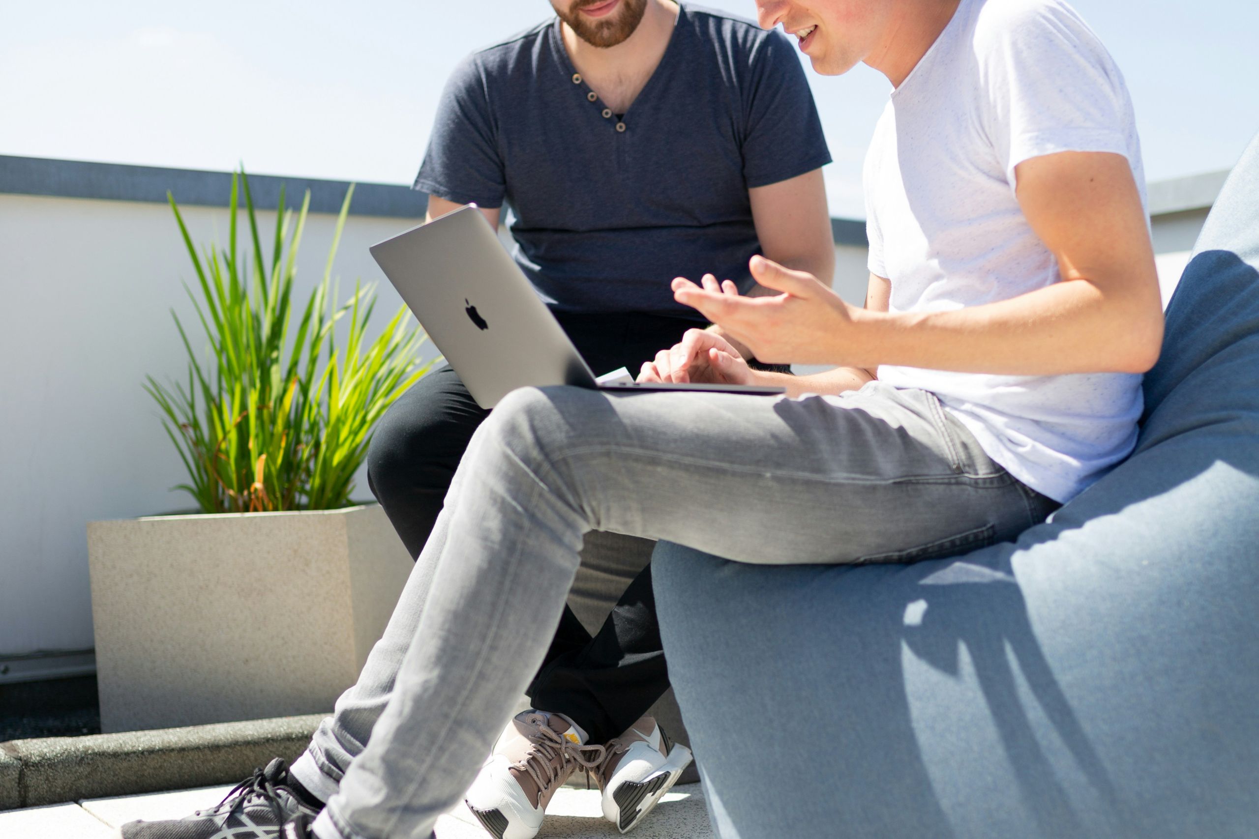 How to choose the right professional for your website project?